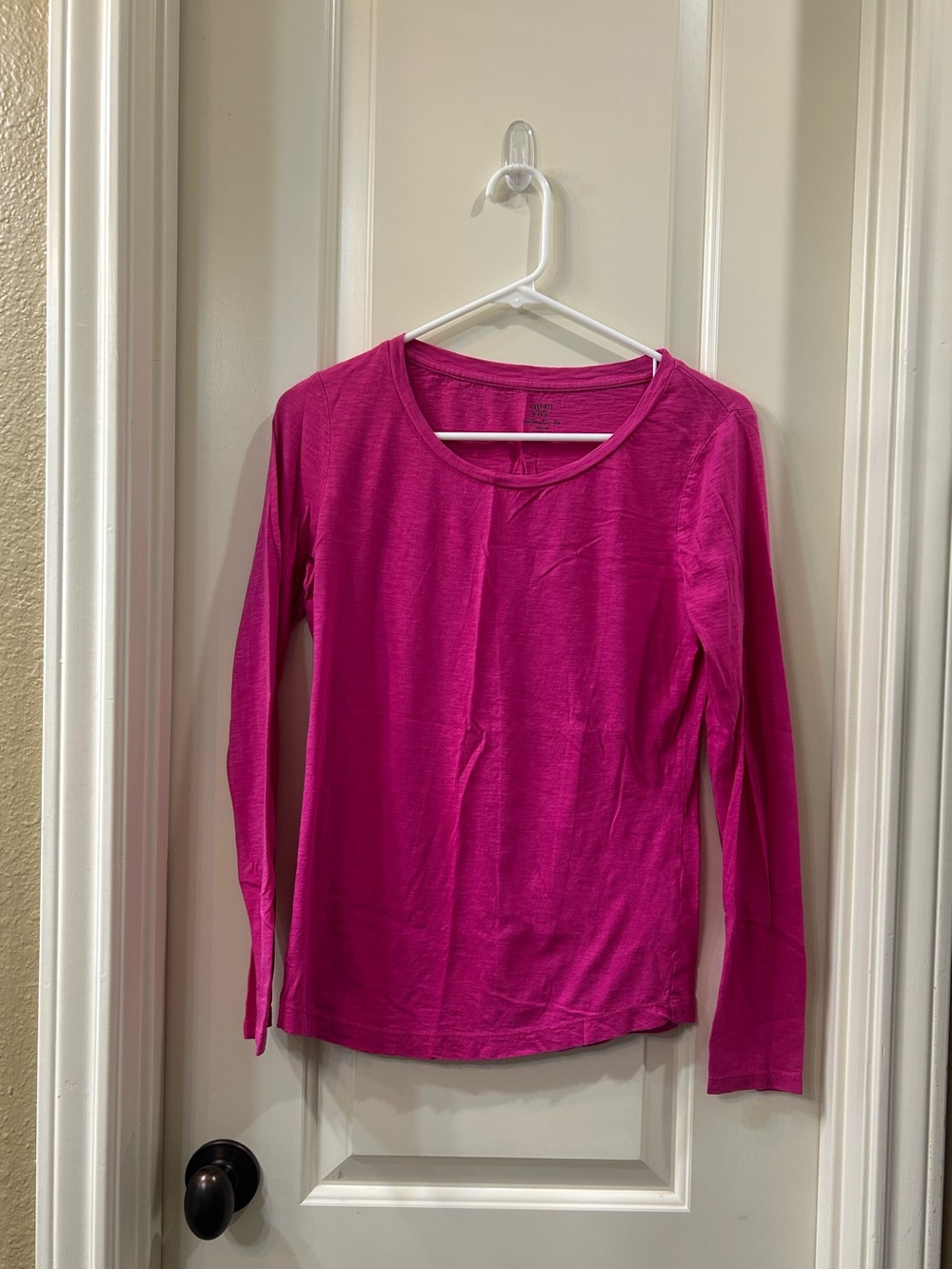 Small Basic Long Sleeve Tee in Bright Fuchsia Pink